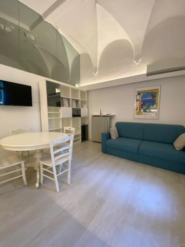 Duomo26 Boutique Apartment Desenzano del Garda Exterior foto